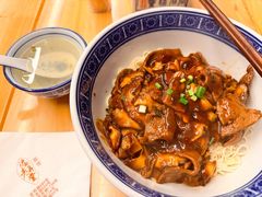 蛤蜊猪肝辣肉面-沪西老弄堂面馆(定西路店)