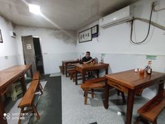 大堂-矮子粉店1985·长沙米粉(湘春路店)