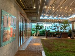 -ROAST coffee & eatery