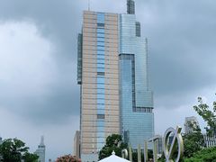 -UNI UNI(环亚凯瑟琳店)