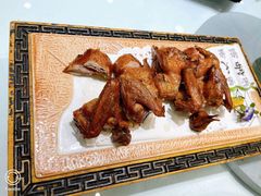 脆皮乳鸽-谢先生酒店·椒宴集(沙湖店)