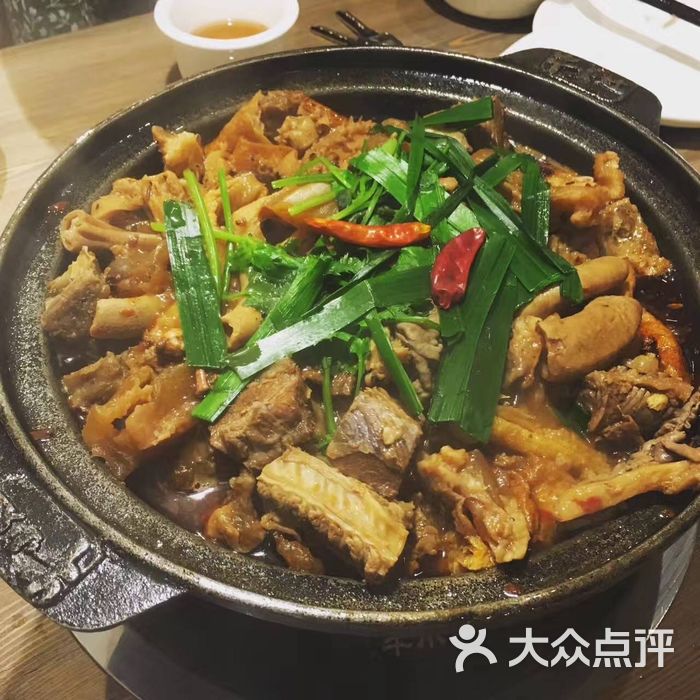 牛小灶牛腩牛杂煲