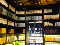 -钟书阁(松江泰晤士小镇店)