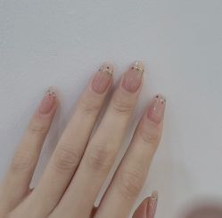 -悦指间美甲美睫