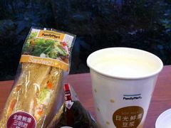 -全家便利店(愚园店)