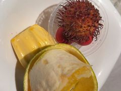 -雍容荟帝王蟹活龙虾展台自助(IFS黑金店)