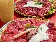 8两鲜肉（偏瘦）-潮汕·草根牛肉档(上海荟聚城市集市店)