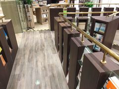 -钟书阁(群光广场店)