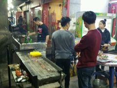 大堂-何记烤鱼(鼓楼路店)