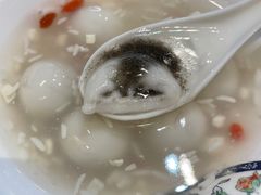 -成都名小吃(成都双流国际机场店)