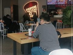 大堂-肯德基(巴沟店)