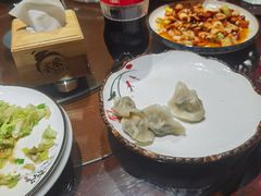 -东来菜馆•手抓海鲜家常菜•海鲜锅贴(鸽子窝店)