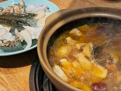 -邹开喜·炭炉鸡煲·海鲜火锅(虹口足球场店)