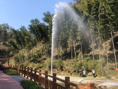 -梅岭月亮湾山体公园