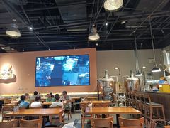-HUZI虎滋精酿餐吧(京西大悦城店)
