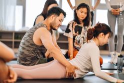 -无界瑜伽普拉提