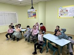 -瑞思少儿中心·少儿英语素养启蒙(勒泰直营校区)