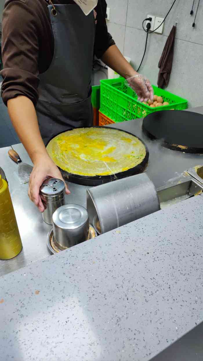 南楼煎饼(南锣鼓巷店)-"9090前两天去鼓楼买馒头,顺便顺路南楼.