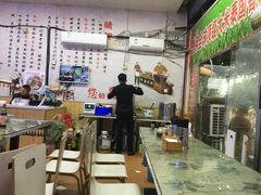 大堂-渝之汇牛肉豌杂面