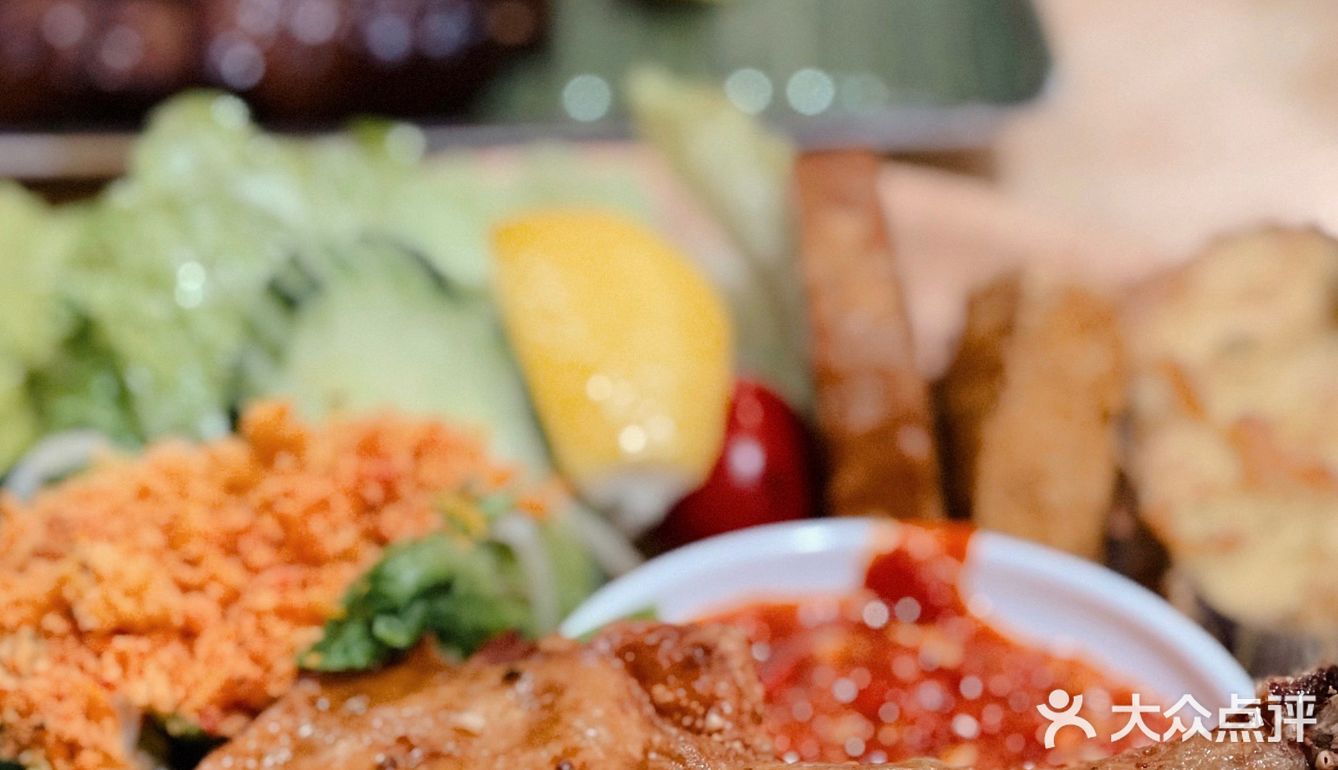 澳门探店｜这里的姜黄饭配沙爹鸡串刷新了我对印尼菜的认知！