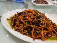 鱼香肉丝-福寿斋·老北京铜锅涮肉·烤鸭(顺义总店)