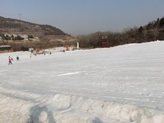 -济南卧虎山滑雪场