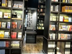 -钟书阁(松江泰晤士小镇店)