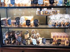 面包甜点陈列柜-红跑车(三牌楼店)