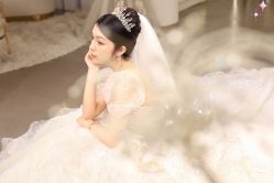 -艾米丽婚纱礼服