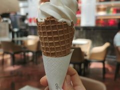 香草牛乳软冰淇淋-布歌东京(金融街购物中心店)