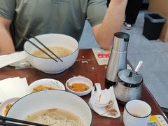 -百年老字号·观振兴蟹黄面·三虾面·苏式面(观前街富仁坊巷店)