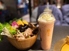 -湊湊火锅·茶憩(杭州湖滨银泰in77店)