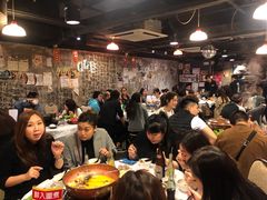 大堂-鲜入围煮花胶鸡海鲜火锅