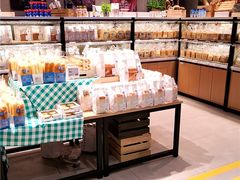 面包甜点陈列柜-盒马鲜生(皇庭广场店)