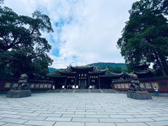 -峨眉山报国寺