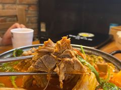 土豆排骨火锅-喇喇排骨火锅·传统韩式脊骨汤(望京西园总店)