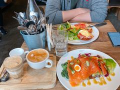 -Common Table · Brunch & Coffee