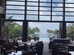 -亚龙湾喜来登·美景台大堂吧