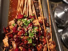 -沪小二炭火蛙锅(淮海中路美食不夜城店)