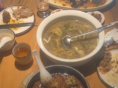 -帅巴人舅母子腊蹄民俗村