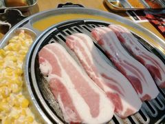 新鲜五花肉-青瓦炭韩潮烤肉(花园道店)