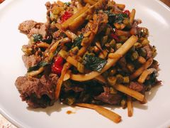 桂林酸笋紫苏炒牛腱-桂小厨广西菜(青秀万达店)