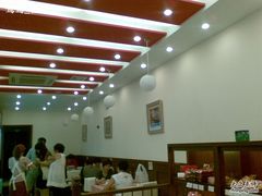 有座位-红宝石·鲜奶小方(昌里店)
