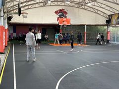 -洛克公园·篮球·足球·羽毛球(莘庄店)