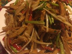 -闯关东东北农家菜(崂山石老人店)