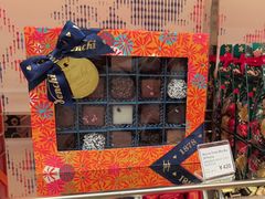 -VENCHI 闻绮(上海佛罗伦萨小镇店)