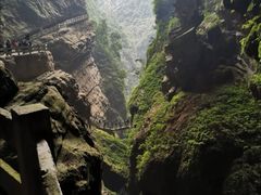 -龙水峡地缝景区