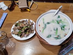 -泉畔人家·老济南经典鲁菜(大明湖店)