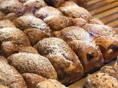 红豆面包-Dough&Joe团憩(瑞虹天地月亮湾店)