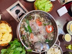 -冒牌富源酸菜猪脚火锅(沐春园店)